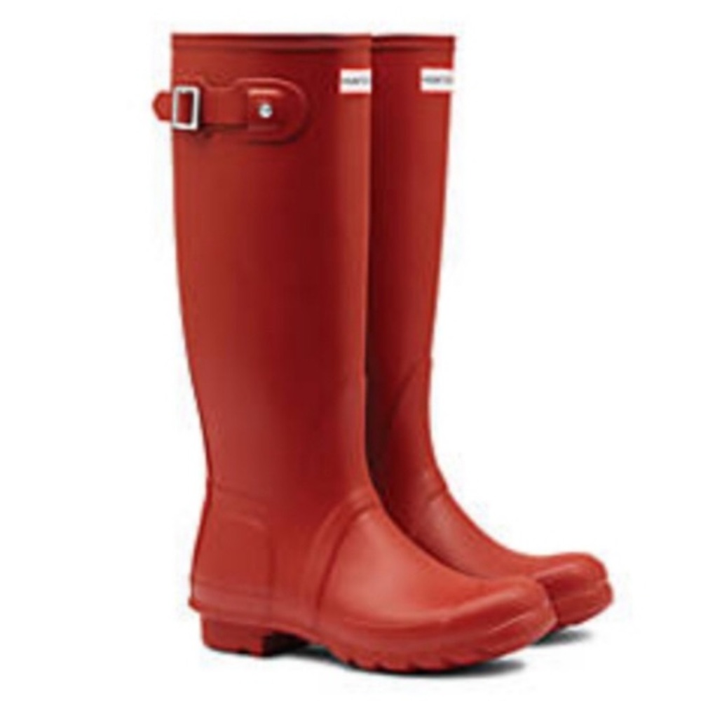 NWT Hunter Rainboots Tall Red 9, never worn..